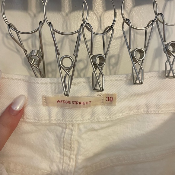 Levi’s Wedgie Fit Straight Leg Jeans - Cloud Bank (white ripped) - Picture 5 of 5